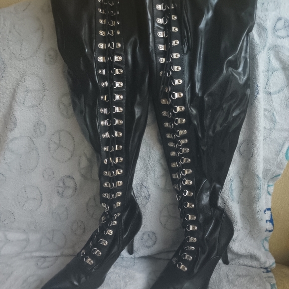 Funtasma Dominatrix boots - Picture 3 of 6